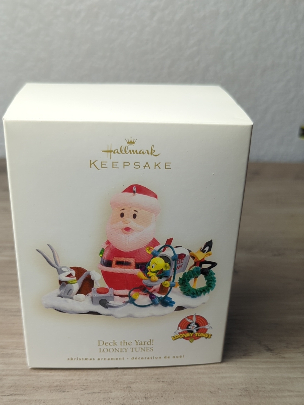Vintage 2007 Hallmark Keepsake Ornament - Looney Tunes "Deck the Yard!"